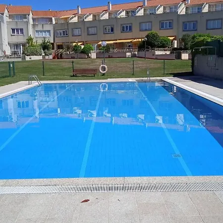Con Piscina En Mino-perbes