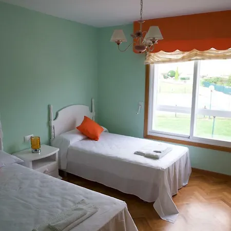 Con Piscina En Mino-perbes 米尼奥